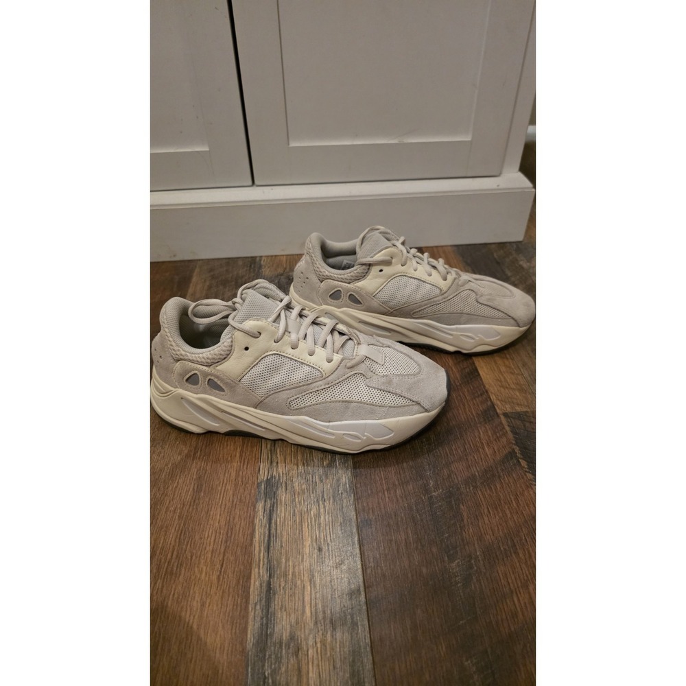 RARE Men's Adidas Yeezy Boost 700 V2 350 Analog SZ 7.5 EG7596 - Picture 1 of 8